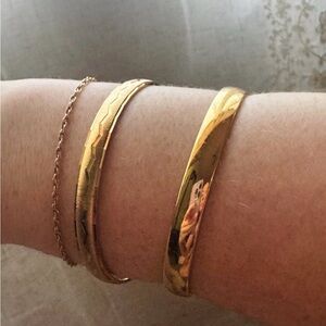 Monet Vintage Gold-Tone Bangle Bracelet Set of 2 Stacking Bangles Etched Chevron